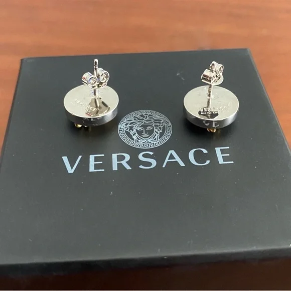 Versace virtus stud earrings - Picture 6 of 7